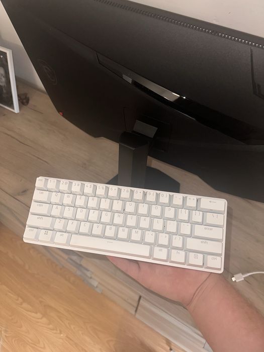Tastatura Gaming Razer Huntsman Mini Mercury Edition Clicky Switch