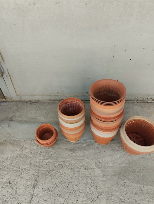 Горшки и контейнера для цветов