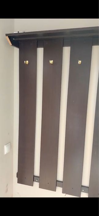 Настенная вешалка с зеркалом