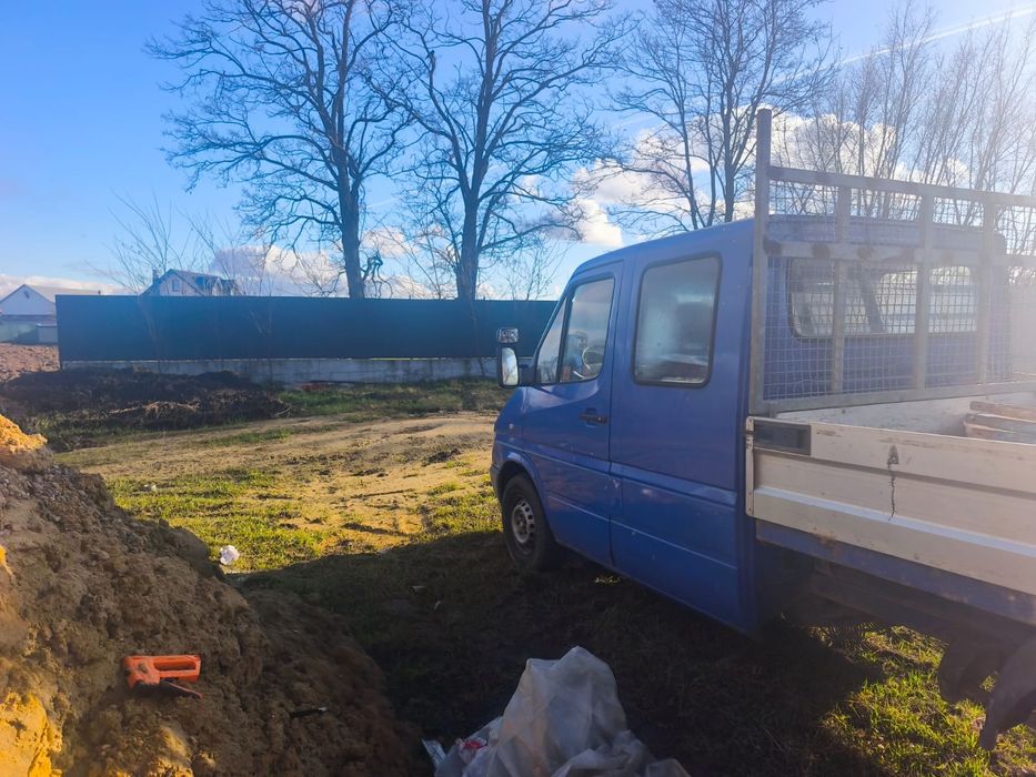 Vând Mercedes sprinter doka 7 locuri