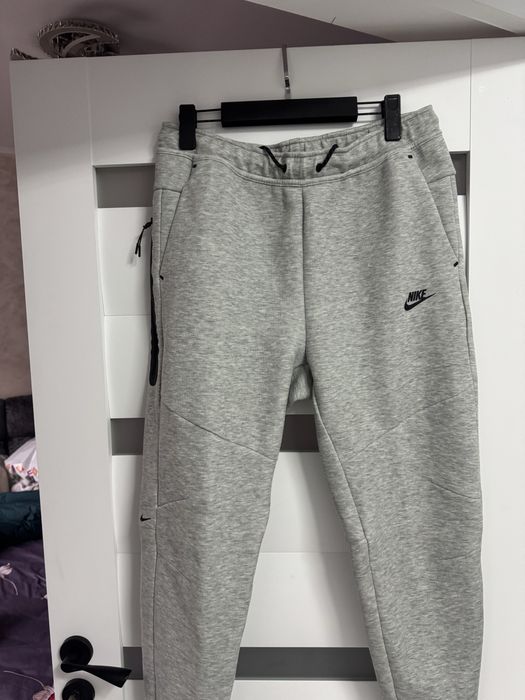 Pantaloni nike tech marimea L