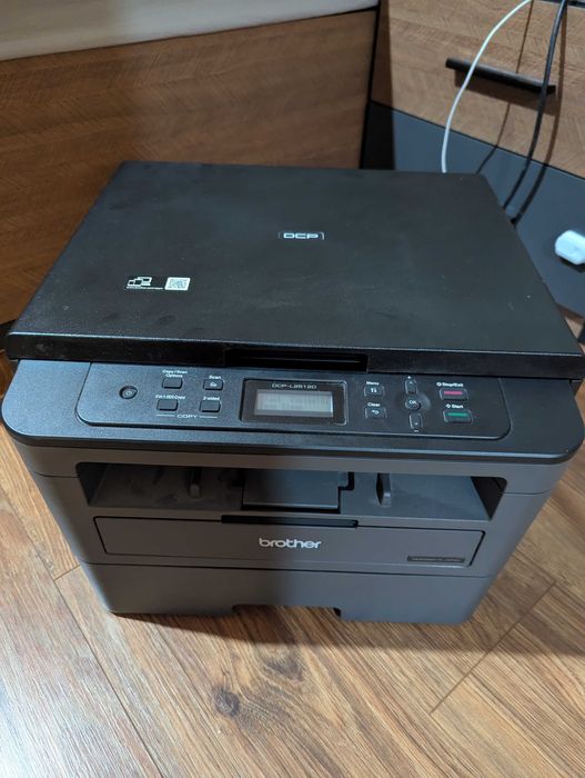 Мултифункционален лазерен принтер Brother DCP-L251D - като нов