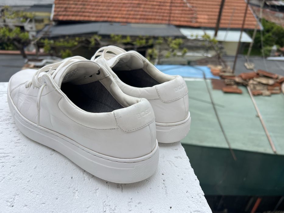 Hugo Boss All White 44