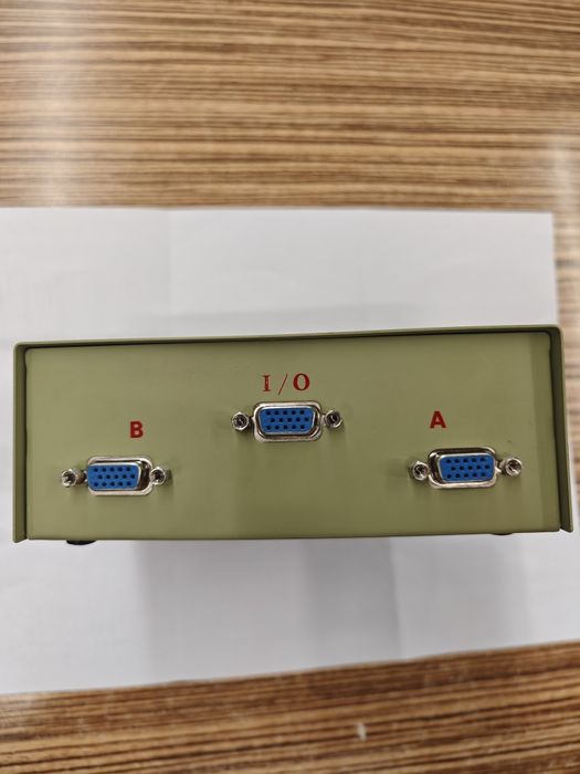 Продавам превключвател за данни  Roline data transfer switch