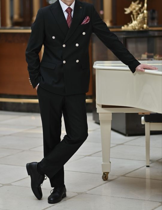 Мужской классический костюм