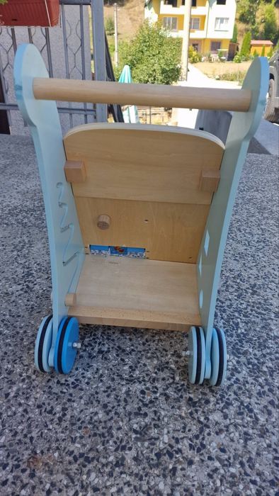 Bigjigs – Дървен уокър – Проходилка тип Монтесори с активности