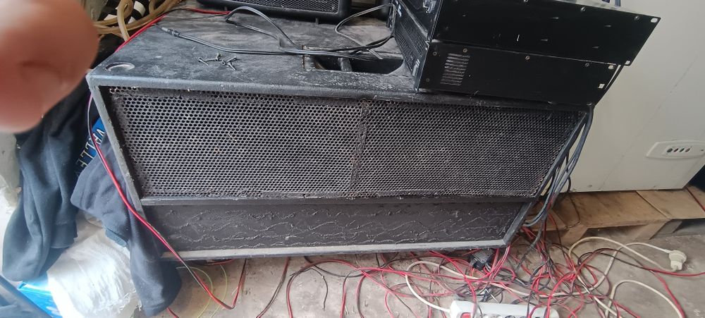 Incinte pe 18 inch basi pe 18 și 15 inch