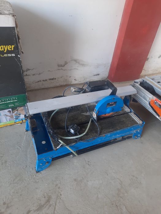 Электрическая кафелерезка