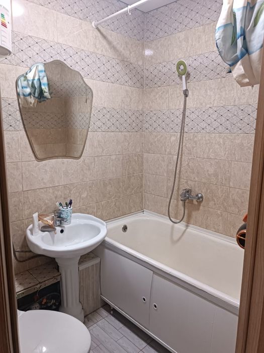 Продам 2ком. Квартиру около Роддома