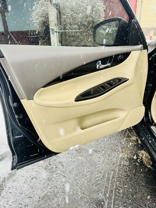 Продаётся своя Infiniti EX35