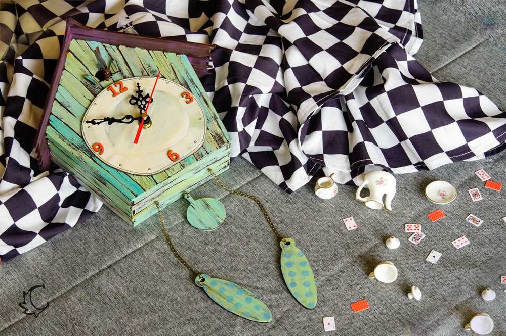 Ръчно изработен дървен часовник „Къщичка с кукувица“