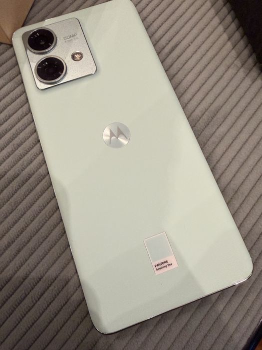 Продавам Motorola edge 40neo