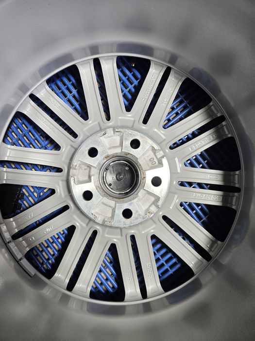 Vând 4   jante r18 Audi A4 A5 A6