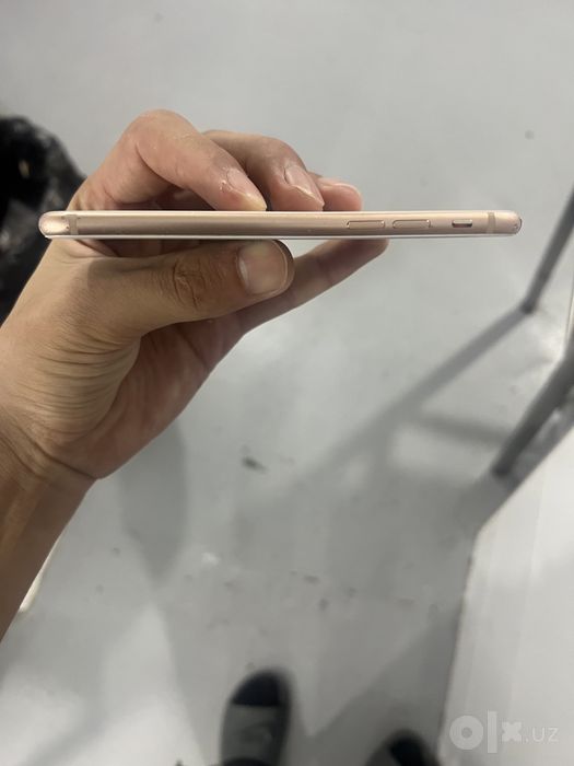 Iphone 8 karobkasi bor