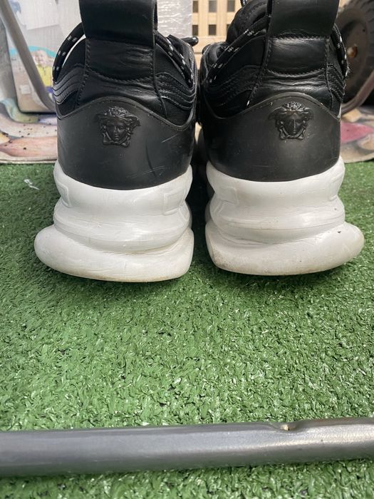 Versace chain reaction