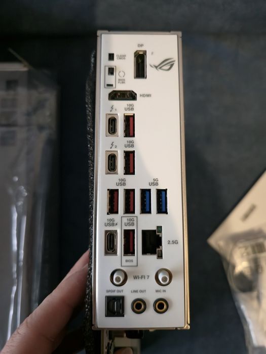 ASUS Strix Z890-A Intel LGA-1851 дъно. Core Ultra.