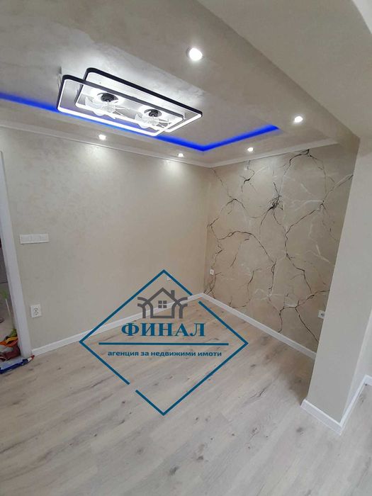 Продава се Двустаен апартамент в Шумен, Добруджански - 68 кв.м за 2025 €/кв.м - Снимка #11