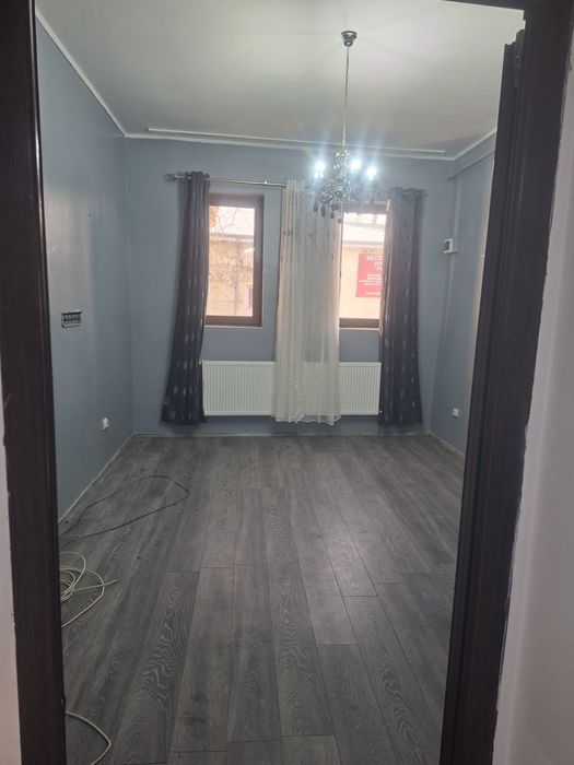 Vand Casa Strada Grivitei Colt cu Primaverii