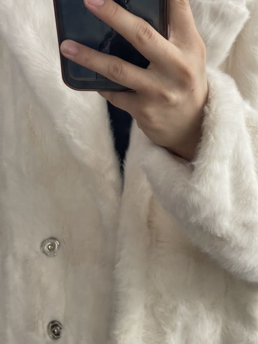 Пальто мягкое белое