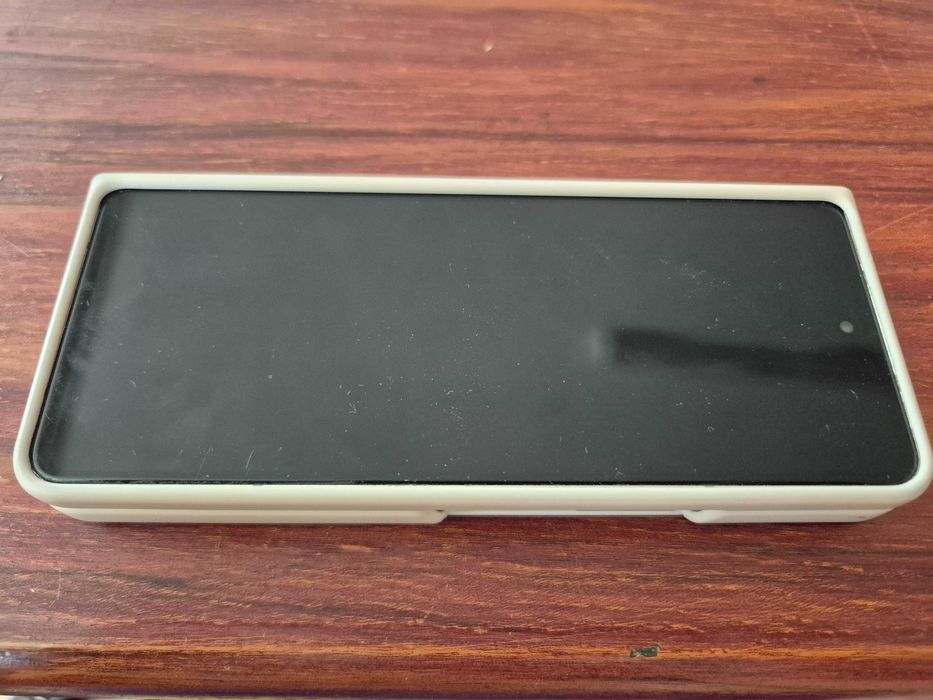 Telefon Samsung Z Fold 4 defect