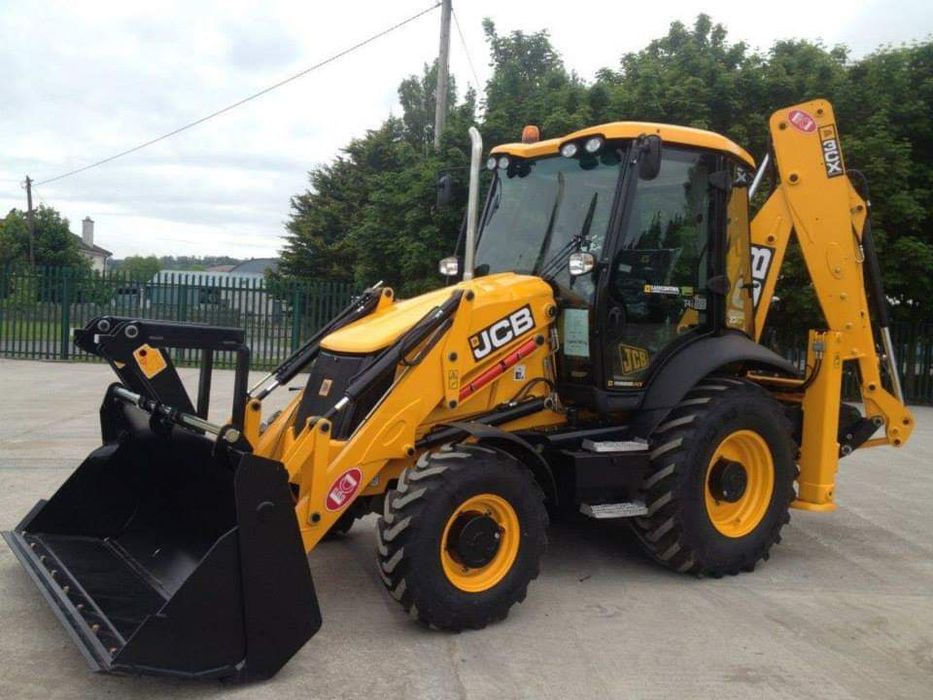 Inchiriere buldoexcavator pt diverse activitati