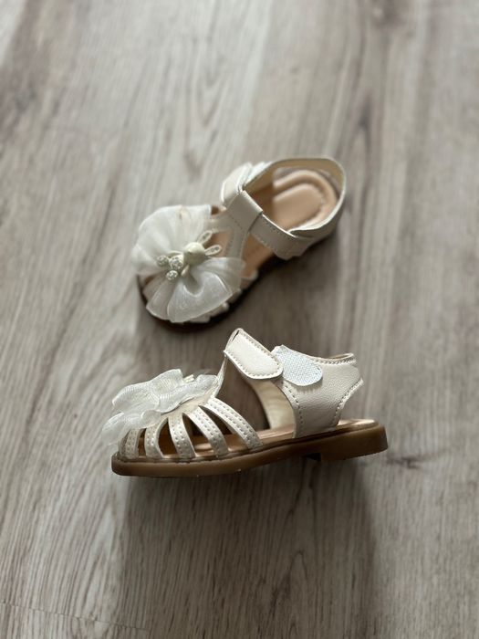 Sandale elegante fetite