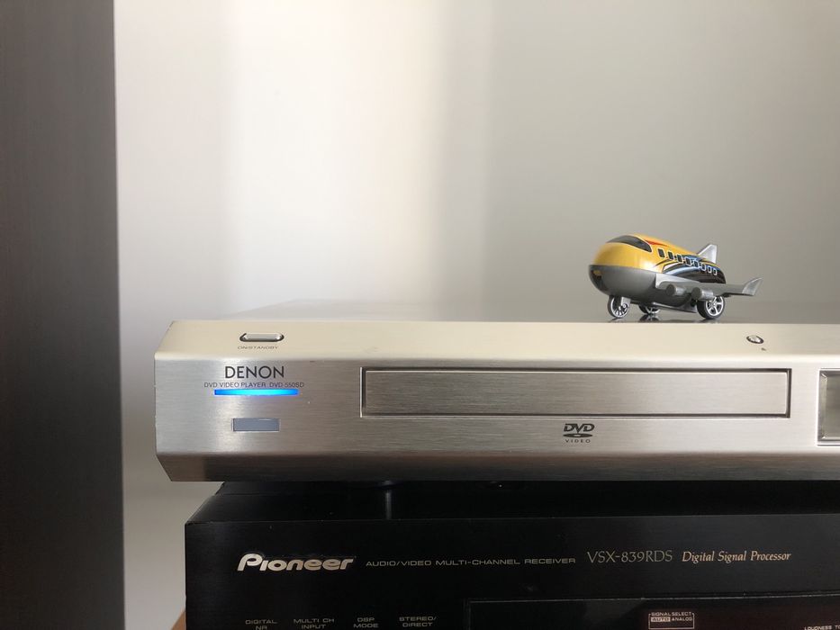 Denon DVD 550 SD - calitate audio-video superioara, design compact