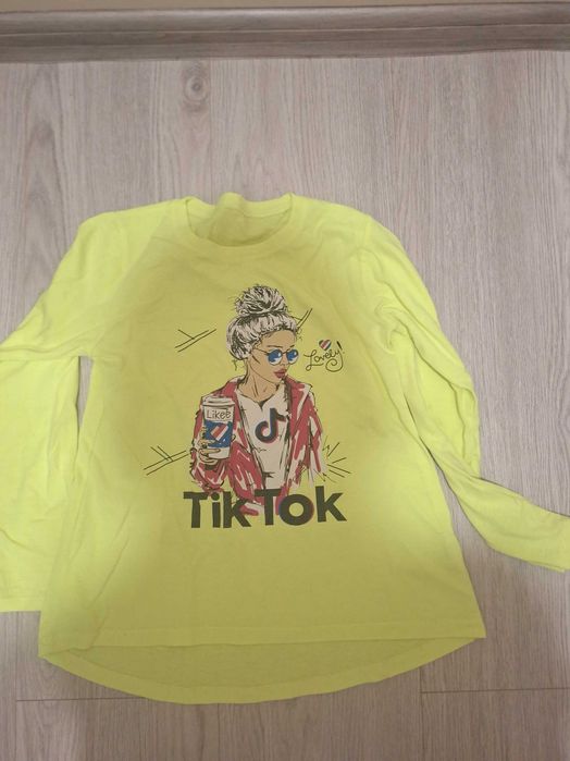 Детски дънки,две блузи и три клина