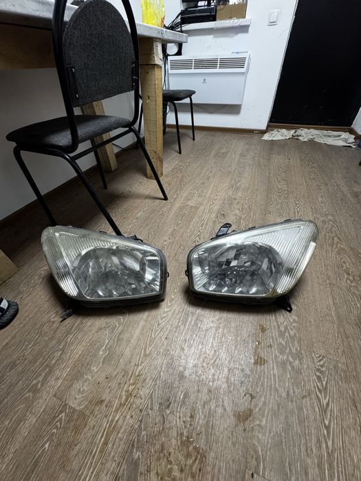 Продам фары toyota rav4 2002 дорест