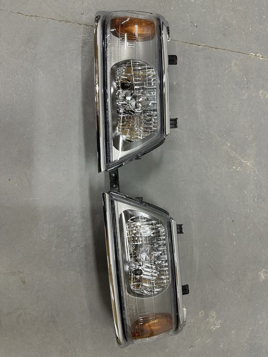 Фары Монтеро Спорт