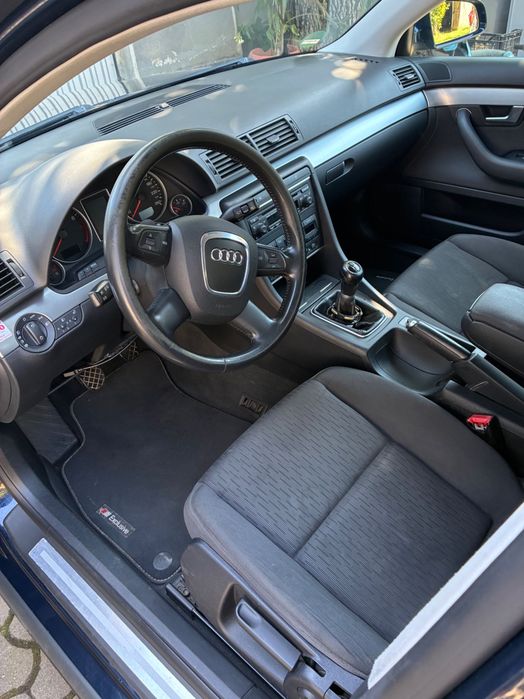 Vand Audi A4 2.0 Benzina 130CP
