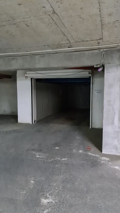 Собственик продава паркомясто на Цар Освободител 88