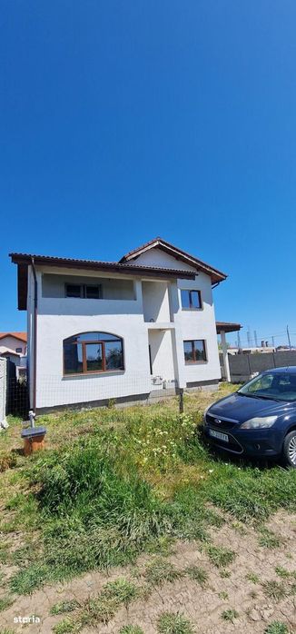 Vila P+1, zona linistita, pentru doua famili.