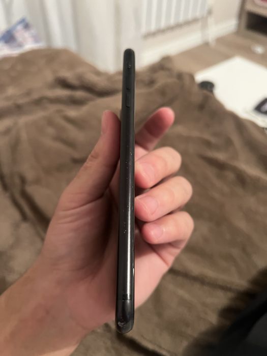 Продам Айфон 7+ 128