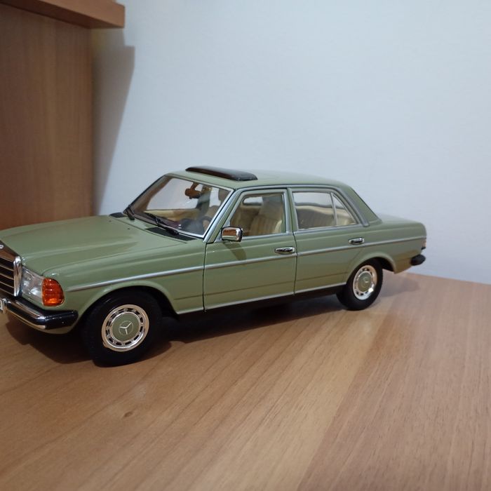 Machetă 1:18 Mercedes -benz W 123.