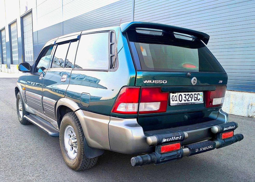 Ssangyong Musso  OFF-ROAD  2003 года выпуска бензин-метан .