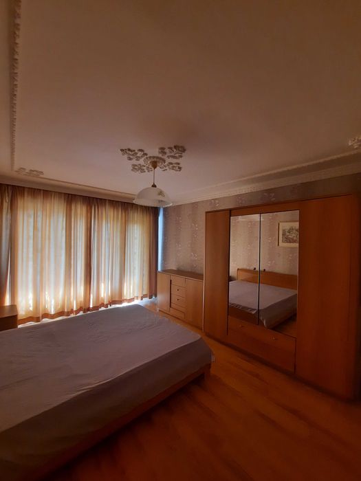 Отдавам четиристайно жилище под наем