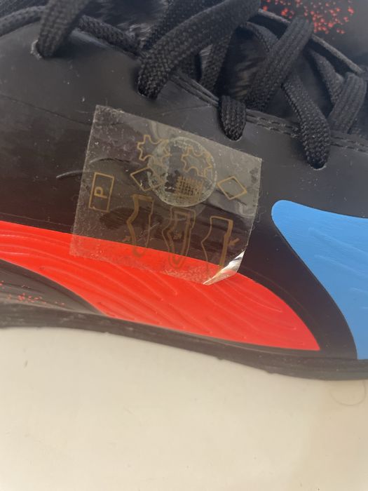 Продам спортивную обувь