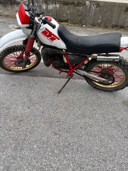 Продавам Yamaha DT200R