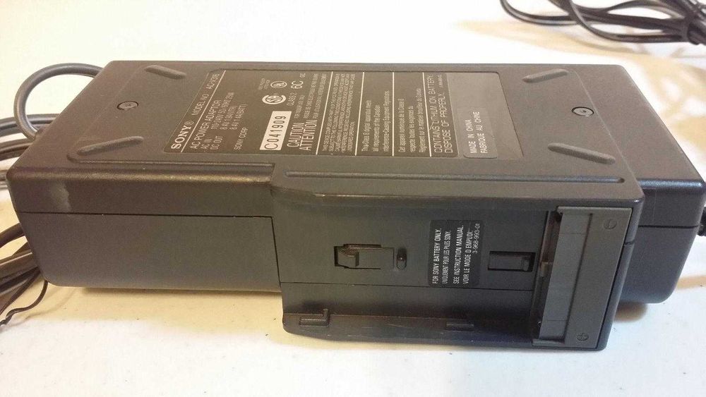 Incarcator camera Sony lampa LED