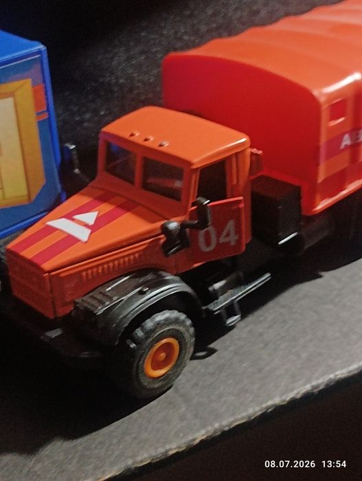 КАМАЗ тягач 1/43 (технопак