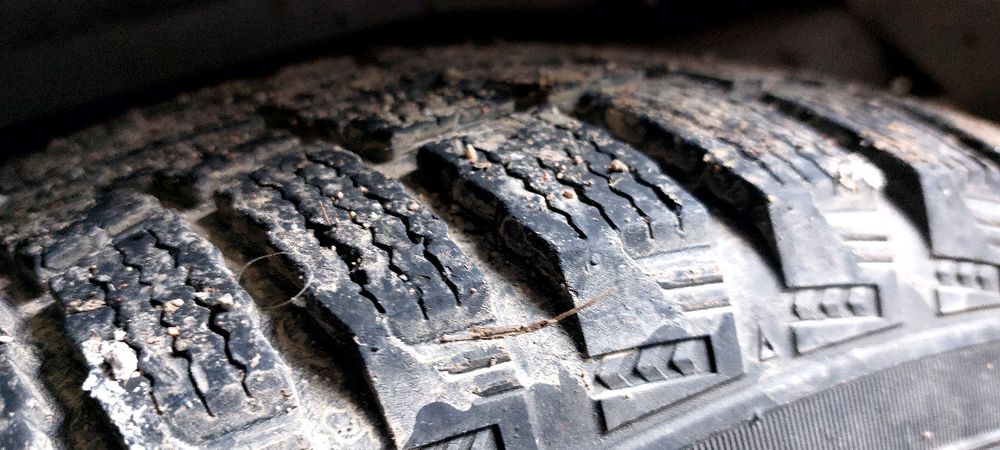 Продам резину зимнюю Maxxis