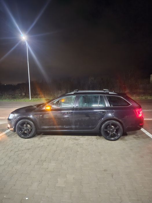 Vând scoda octavia 3 din 2015 1.6TDI