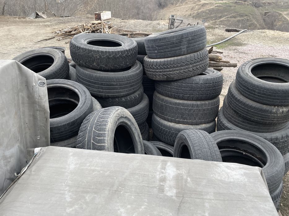 РЕЗИНОВЫЕ Покрышки для машин нерабочие
