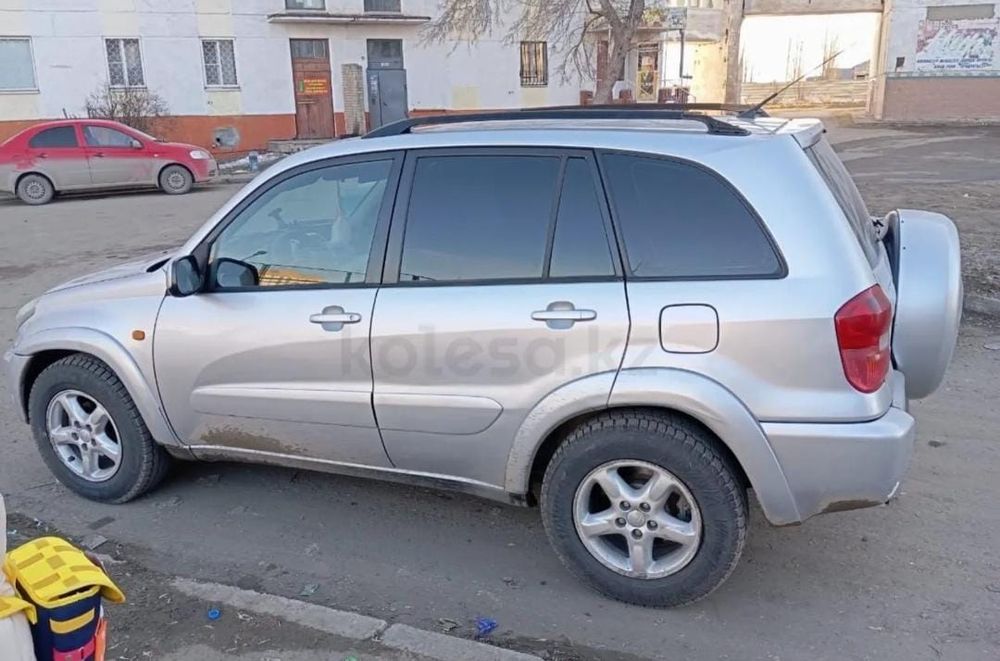 Продам TOYOTA RAW4 2001г