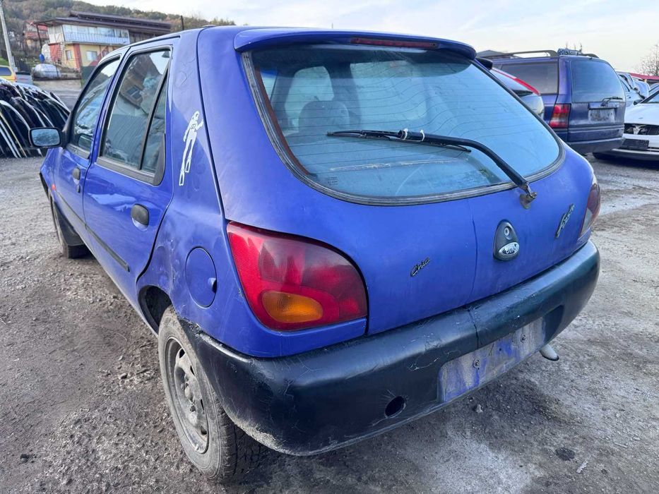 Ford fiesta 1998г. На части.