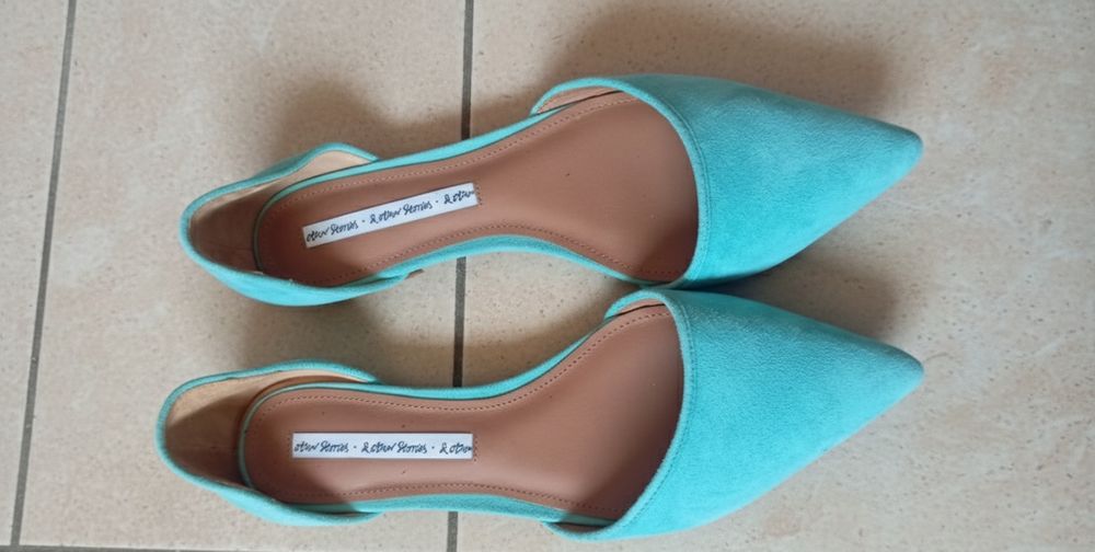 Не са носени изобщо само са пробвани!Размер 37