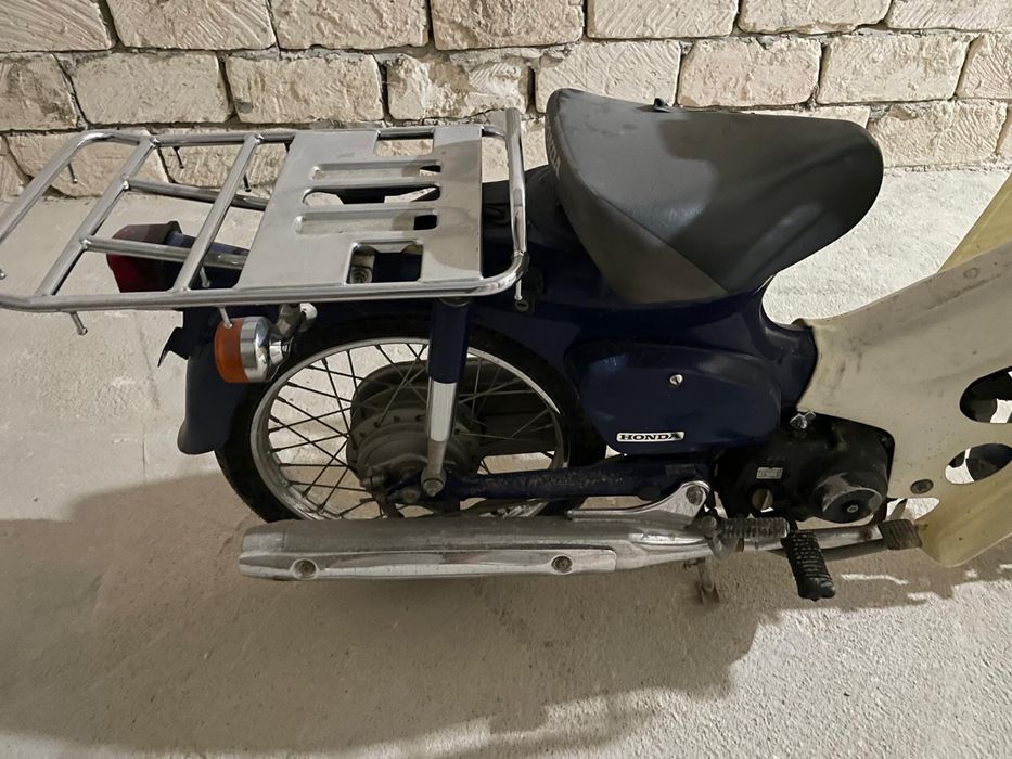 Honda Super Cub AA01