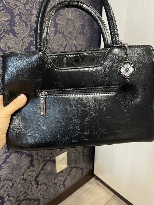 Продам Женскую  кожанную сумку
