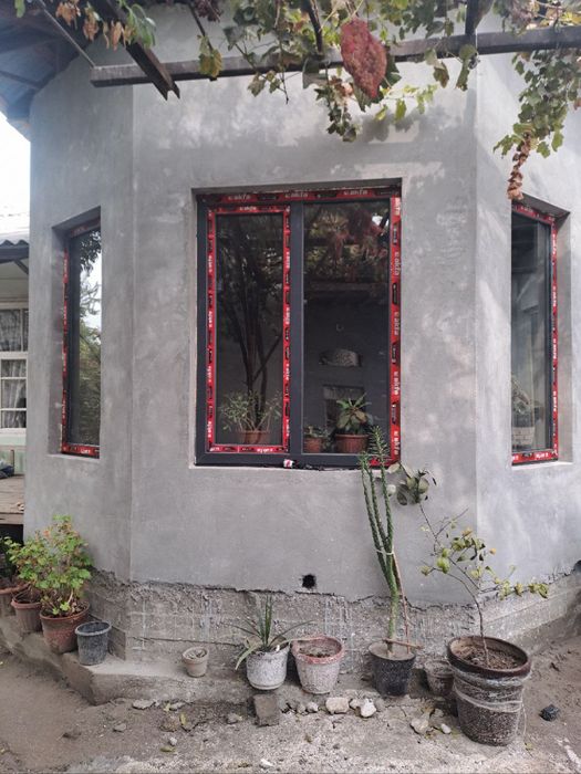 Akfa alumen eshik romlar buyurtma asosida 3 kun ichida yasab o'rnatib